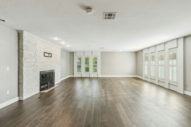 property at 1510 Glenbrook Dr