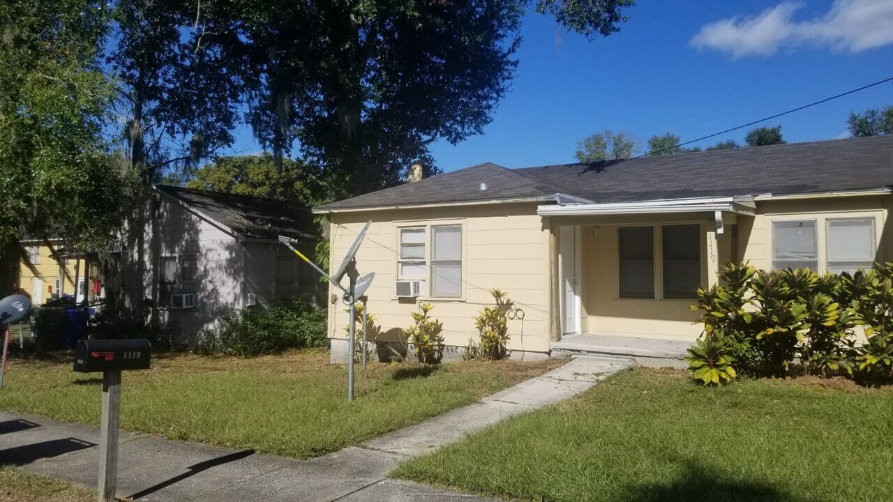 1119 Olive St in Lakeland, FL - Building Photo