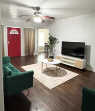 601 Main St in Pasadena, TX - Foto de edificio - Building Photo