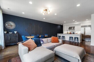 2749 N Lakewood Ave in Chicago, IL - Building Photo - Building Photo