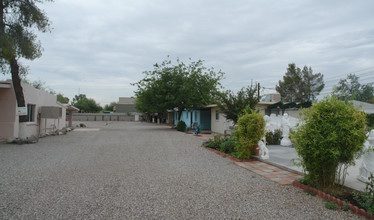 132-140 E Navajo Rd in Tucson, AZ - Building Photo - Building Photo