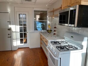 475 Monmouth St, Unit 4 in Jersey City, NJ - Building Photo - Building Photo