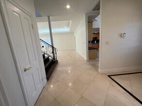 17828 Palora St in Los Angeles, CA - Building Photo - Building Photo