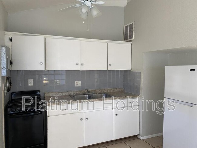 1041 Neville Ave in Akron, OH - Building Photo - Building Photo