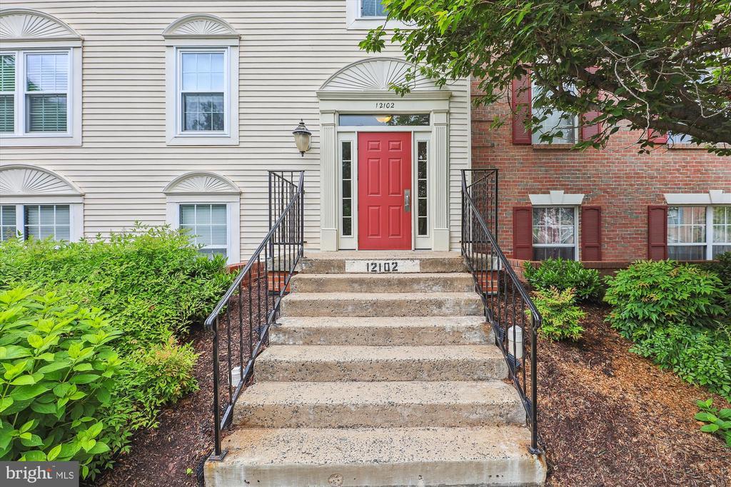 12102 Greenwood Ct in Fairfax, VA - Building Photo