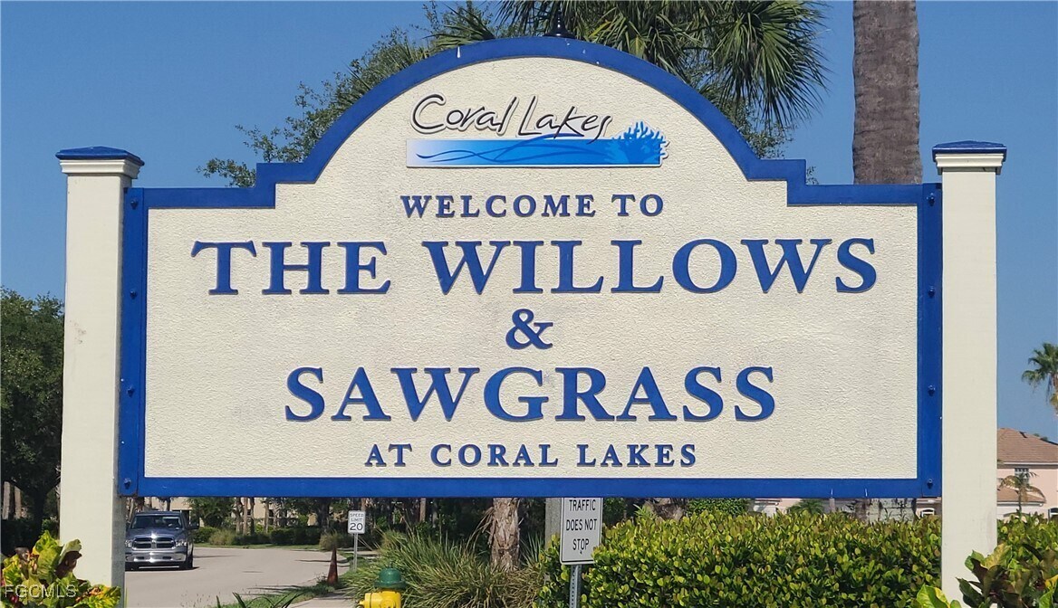 1392 Weeping Willow Ct in Cape Coral, FL - Building Photo