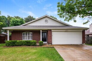 920 Tennessee Trail in Arlington, TX - Building Photo