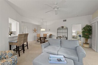 595 Serendipity Dr in Naples, FL - Building Photo - Building Photo