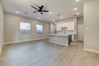 4536 Sunflower St in Houston, TX - Building Photo - Building Photo