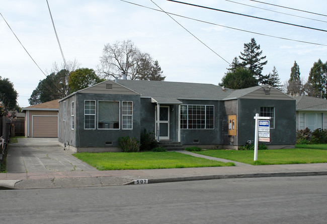 507 Alderbrook Dr in Santa Rosa, CA - Building Photo - Building Photo