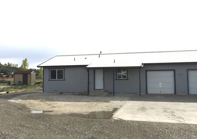property at 377 Parkchester Dr