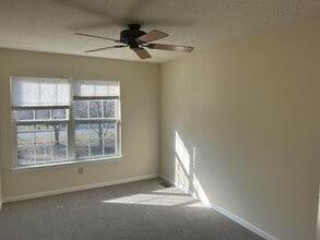 892 N Waterford Ln in Wilmington, DE - Building Photo - Building Photo