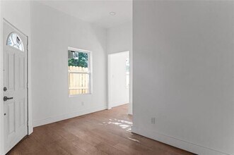 1641 E Tucker St in Fort Worth, TX - Building Photo - Building Photo