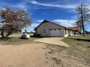 8044 N US Hwy 87 in Fredericksburg, TX - Building Photo - Building Photo