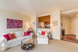 2721 1st Ave, Unit 1003 in Seattle, WA - Foto de edificio - Building Photo