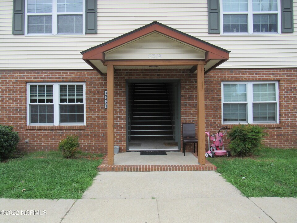 2318 Indian Dr-Unit -B-1 in Jacksonville, NC - Building Photo