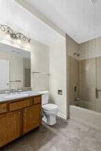 4 Horizon View Dr W in East Greenbush, NY - Building Photo - Building Photo