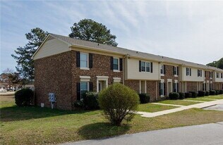 403 Cumbrian Ct in Fayetteville, NC - Building Photo