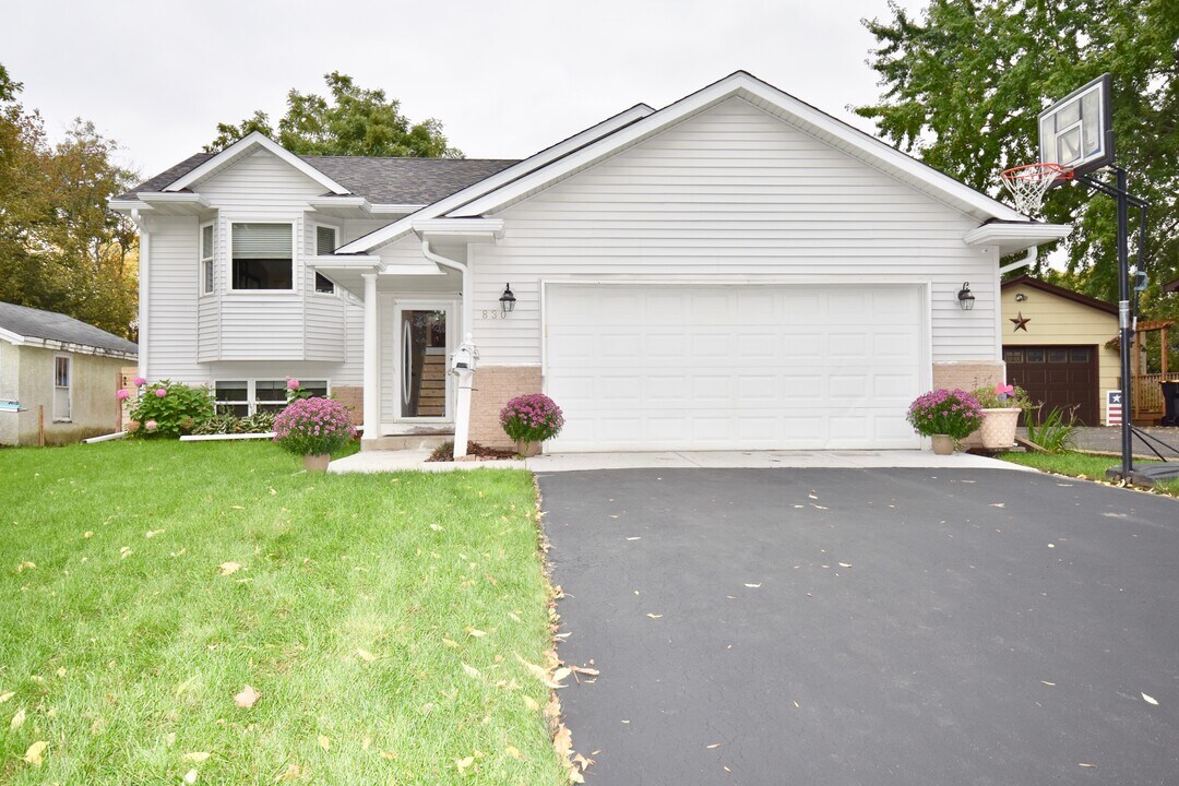830 4th Ave E in Shakopee, MN - Building Photo