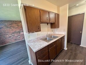 6830 Simpson Ave-Unit -4 in North College Hill, OH - Building Photo - Building Photo