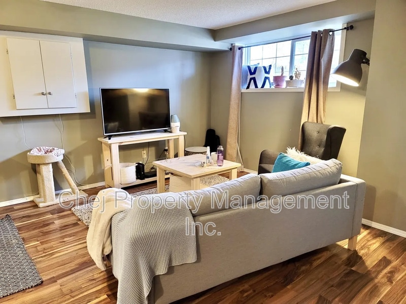 148 Brintnell Blvd NW in Edmonton, AB - Building Photo