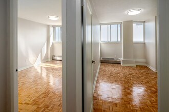Braemar Place in Brampton, ON - Building Photo - Interior Photo