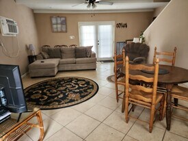 135 Westwood Dr in Vicksburg, MS - Building Photo