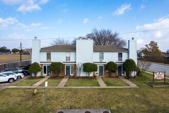 Central Park TownHomes in Fort Worth, TX - Building Photo - Building Photo