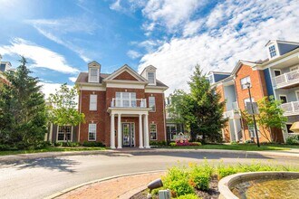 Providence at Old Meridian in Carmel, IN - Foto de edificio - Building Photo