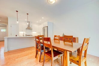 23 Lily Pond Ln in Lexington, MA - Foto de edificio - Building Photo