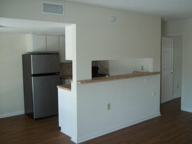 4709 Harmon Ave in Austin, TX - Building Photo - Building Photo