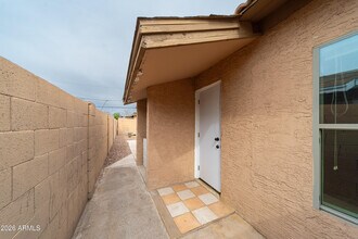 2416 E Clarendon Ave in Phoenix, AZ - Building Photo - Building Photo