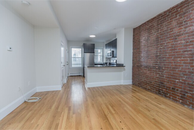 12 Parker Hill Ave, Unit 3 in Boston, MA - Foto de edificio - Building Photo