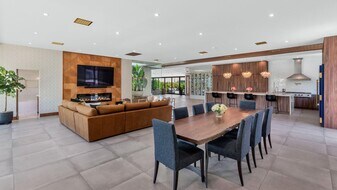 5812 N 44th Pl in Phoenix, AZ - Building Photo