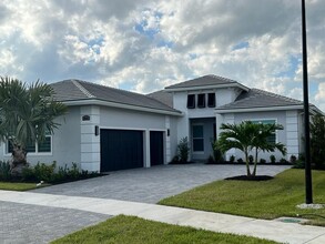 8692 SW Felicita Wy in Port St. Lucie, FL - Building Photo - Building Photo