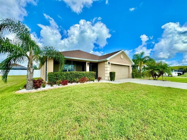 14535 Callen Gln Wy in Wimauma, FL - Building Photo - Building Photo