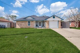 904 Melody Cir in Kaufman, TX - Building Photo