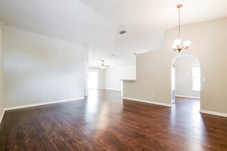 3837 Cinnamon Fern Loop in Clermont, FL - Building Photo - Building Photo