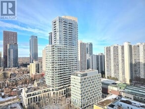 120 Homewood Ave in Toronto, ON - Building Photo - Building Photo