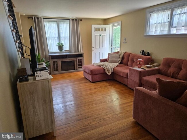 2575 Stoneybrook Ln in Drexel Hill, PA - Building Photo - Building Photo