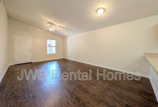 8526 Kona Ave in Jacksonville, FL - Building Photo - Building Photo