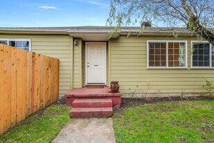 4811 N Maryland Ave in Portland, OR - Building Photo