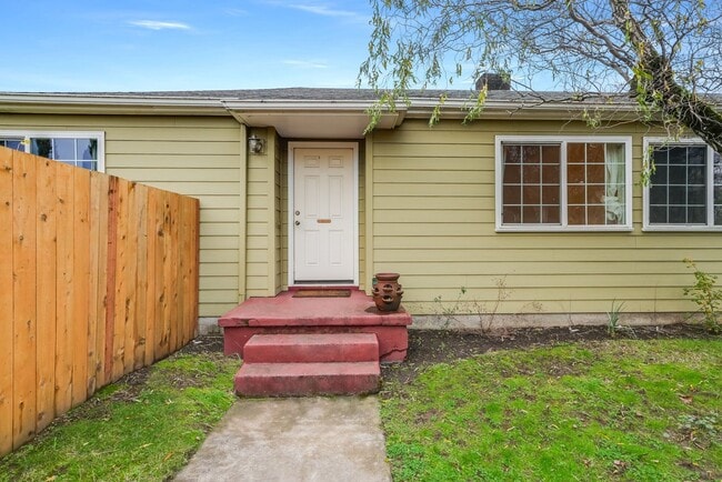 property at 4811 N Maryland Ave