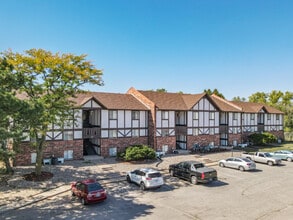 Magnolia Lake Apartments in Wichita, KS - Building Photo - Building Photo