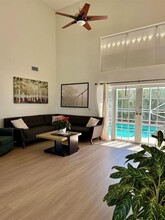 14150 Oak Ridge Dr in Davie, FL - Foto de edificio - Building Photo