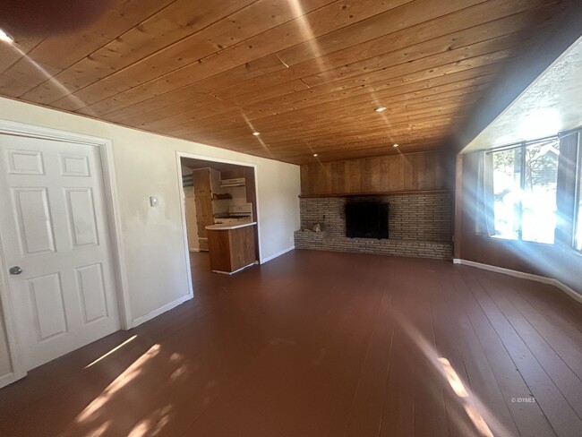 25055 Marion Ridge Dr in Idyllwild, CA - Building Photo - Building Photo