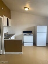 1130 Laurel Ave in Las Vegas, NV - Building Photo - Building Photo