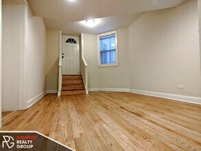 4032 N Ashland Ave, Unit 4036.5-Garden South in Chicago, IL - Foto de edificio - Building Photo