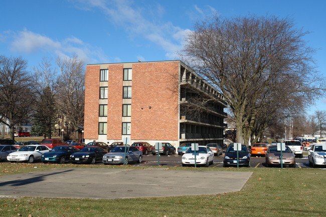 Ross Residence Hall in Des Moines, IA - Building Photo - Building Photo