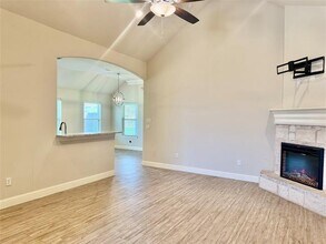 227 Jacinth Ln in Granbury, TX - Building Photo - Building Photo